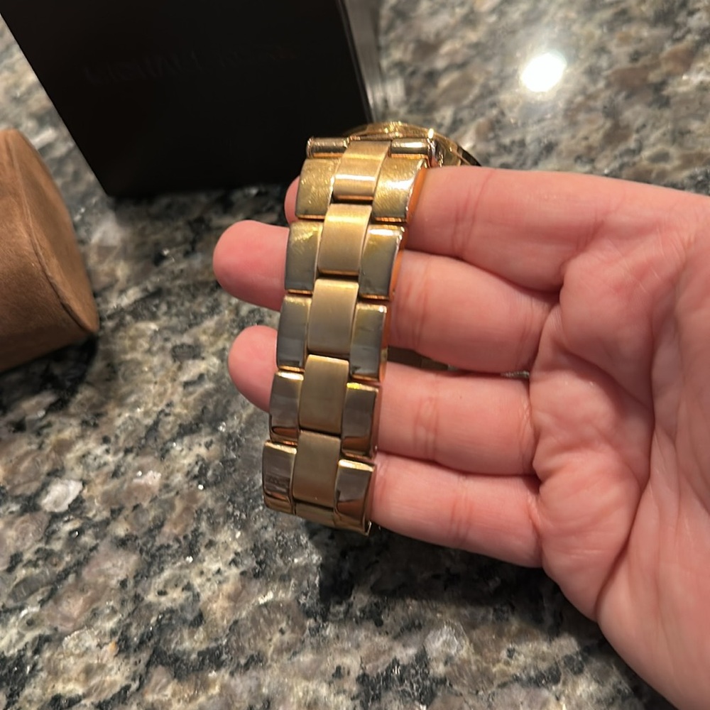 Michael Kors watch - Picture 4 of 10
